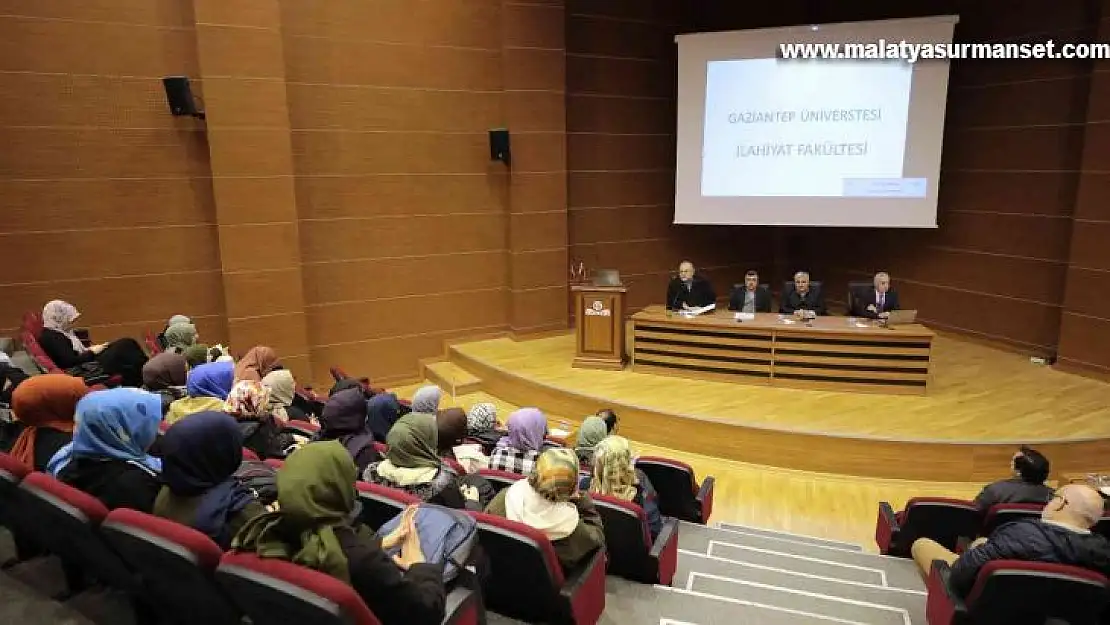 GAÜN'de 'Etkili Arapça öğretme - öğrenme teknikleri anlatıldı