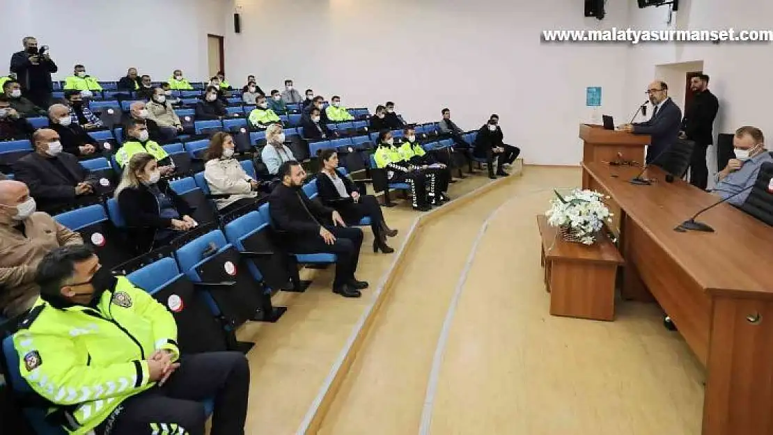 GAÜN'de, trafikte etkili ve doğru iletişim eğitimi