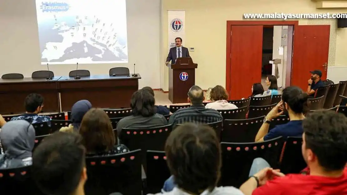 GAÜN'de yurt dışına gidecek öğrenciler bilgilendirildi