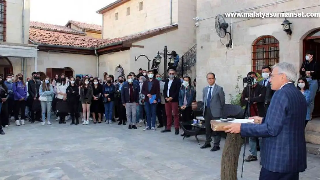 GAÜN'den 29 Ekim Cumhuriyet Bayramı Öğretim Elemanları Sergisi