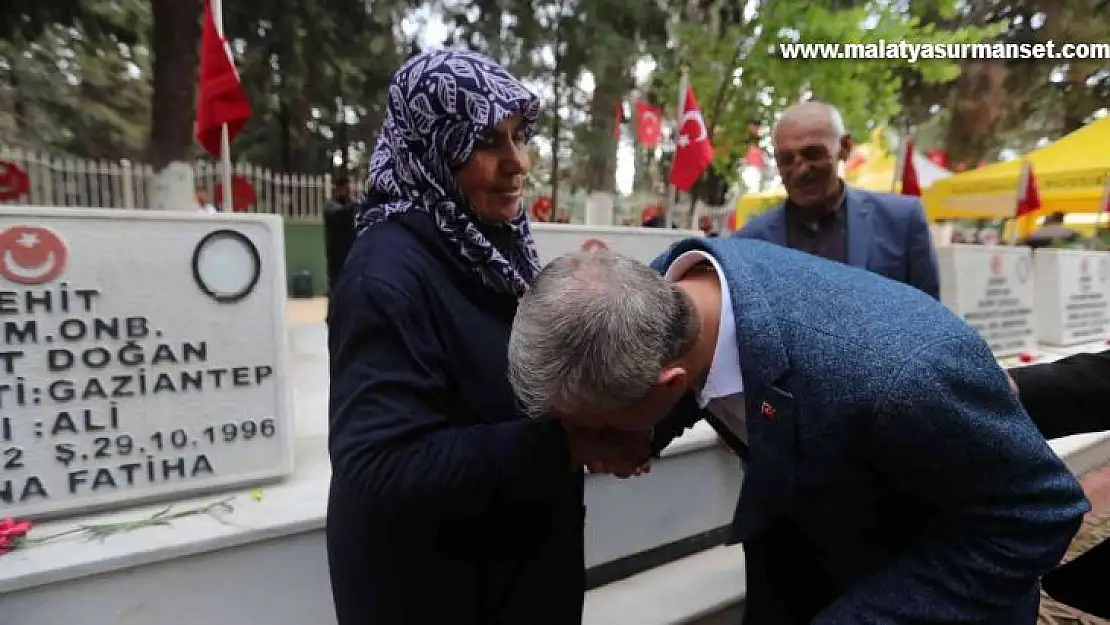 Gazi kentte şehitler unutulmadı