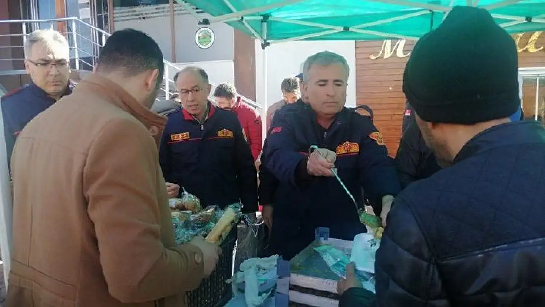 Gaziantep Büyükşehir Belediyesi depremzedelerin yanında