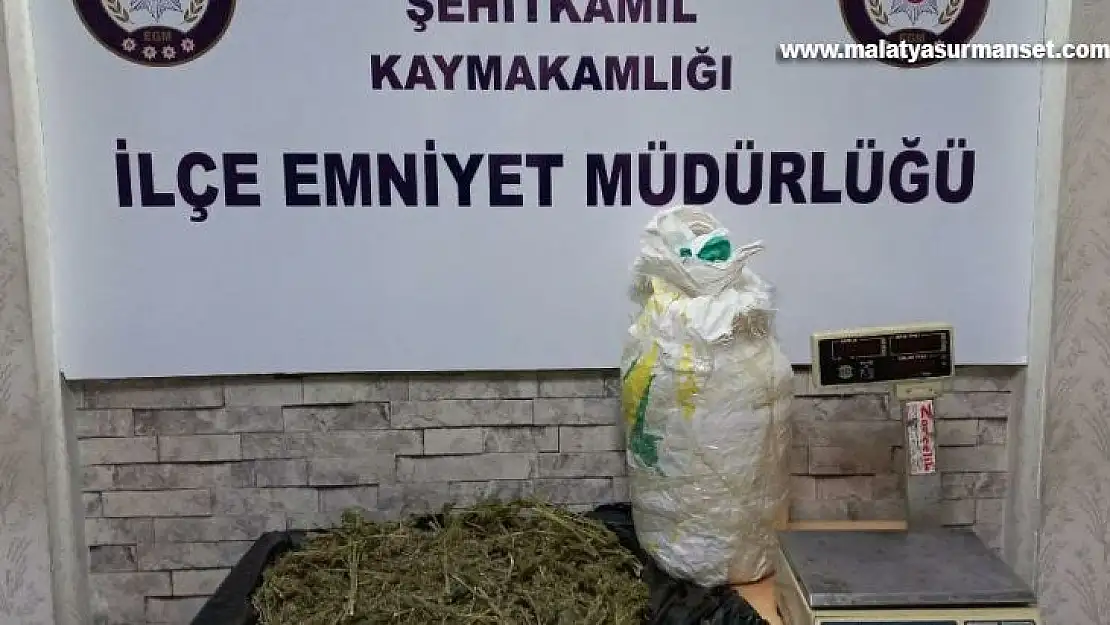 Gaziantep'te 2 kilo 480 gram esrar yakalandı