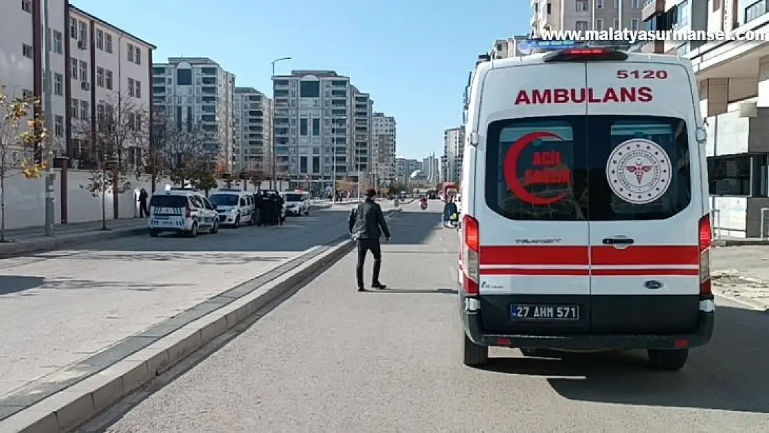 Gaziantep'te bıçaklı sopalı kavga: 4 yaralı