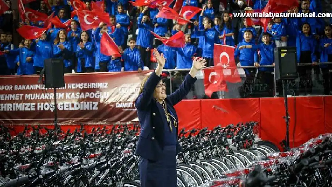 Gaziantep'te bin 500 lisanslı sporcuya bisiklet dağıtıldı