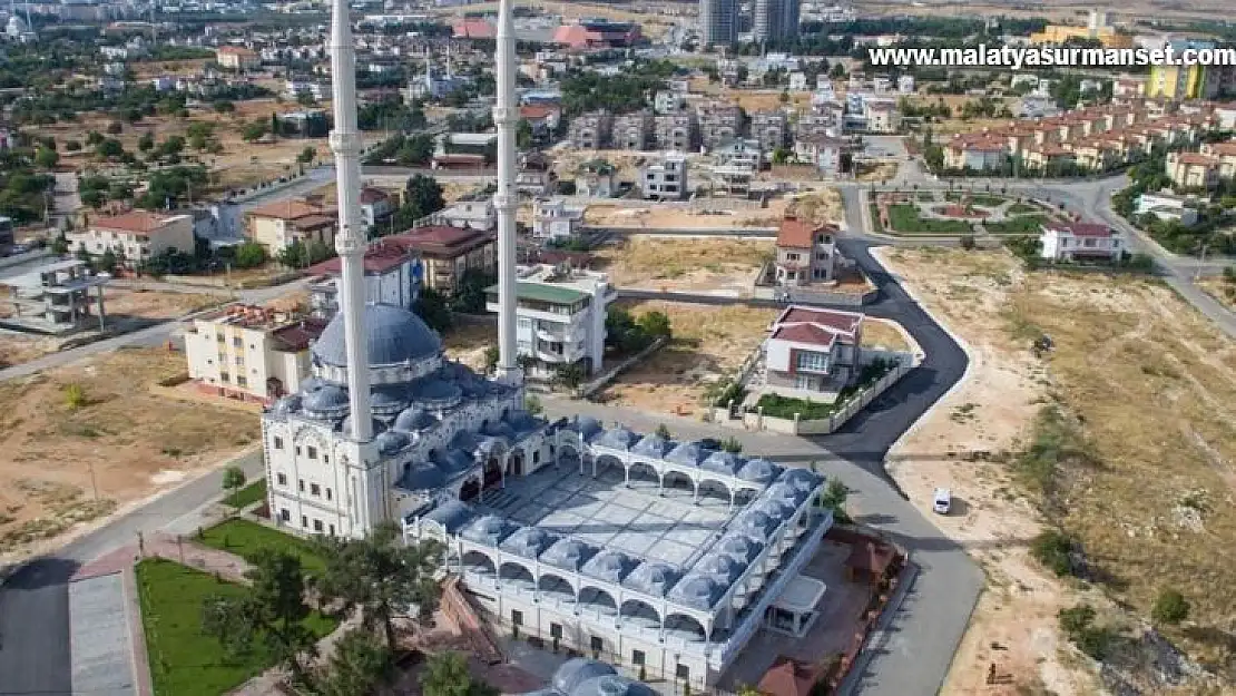 Gaziantep'te cami kapısını benzinle yakan şahıs gözaltına alındı