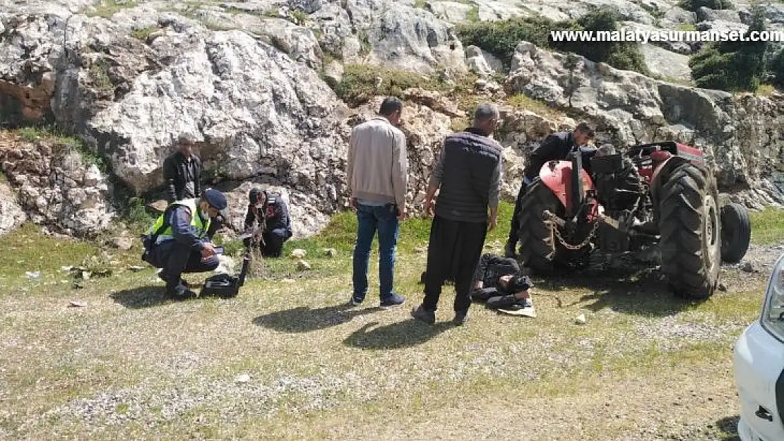 Gaziantep'te iki aracın çarpıştığı kazada can pazarı: 4 yaralı