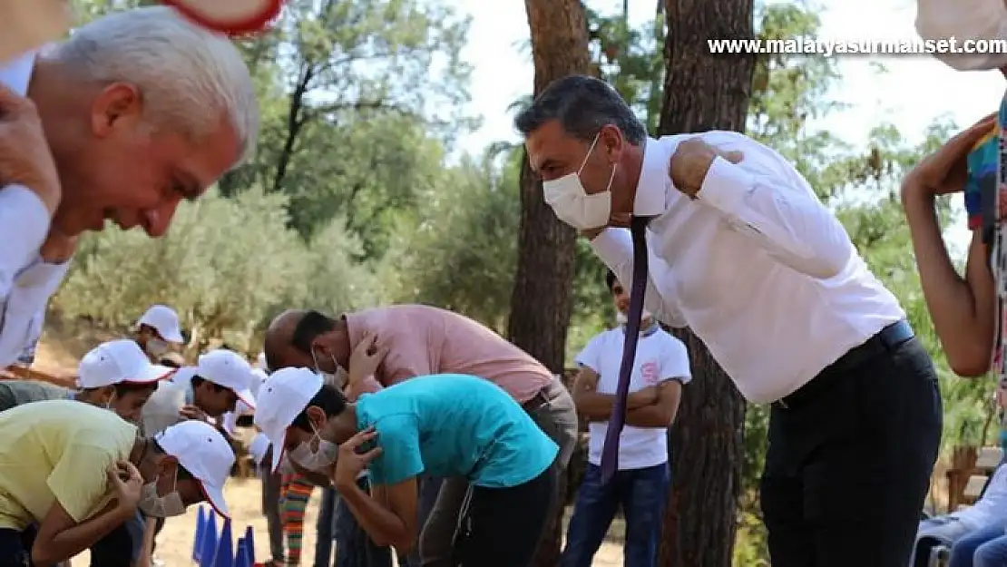 Gaziantep'te mevsimlik tarım işçilerinin çocukları Yesemek müzesini gezdi