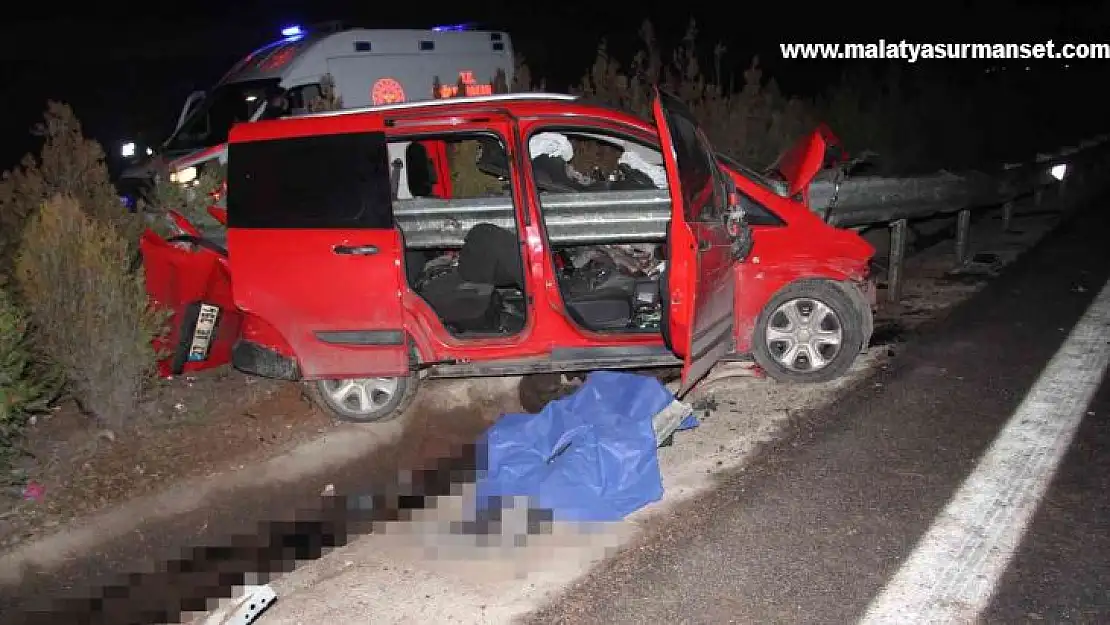 Gaziantep'te ticari araç bariyerlere ok gibi saplandı: 1 ölü, 1 yaralı