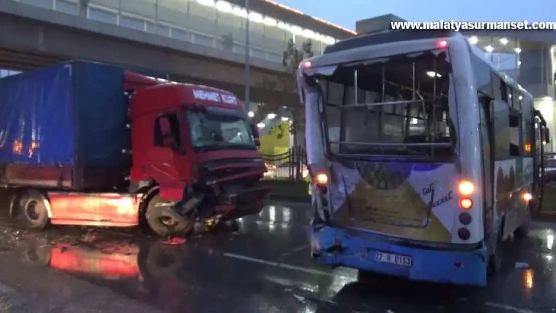 Gaziantep'te zincirleme trafik kazası: 17 yaralı