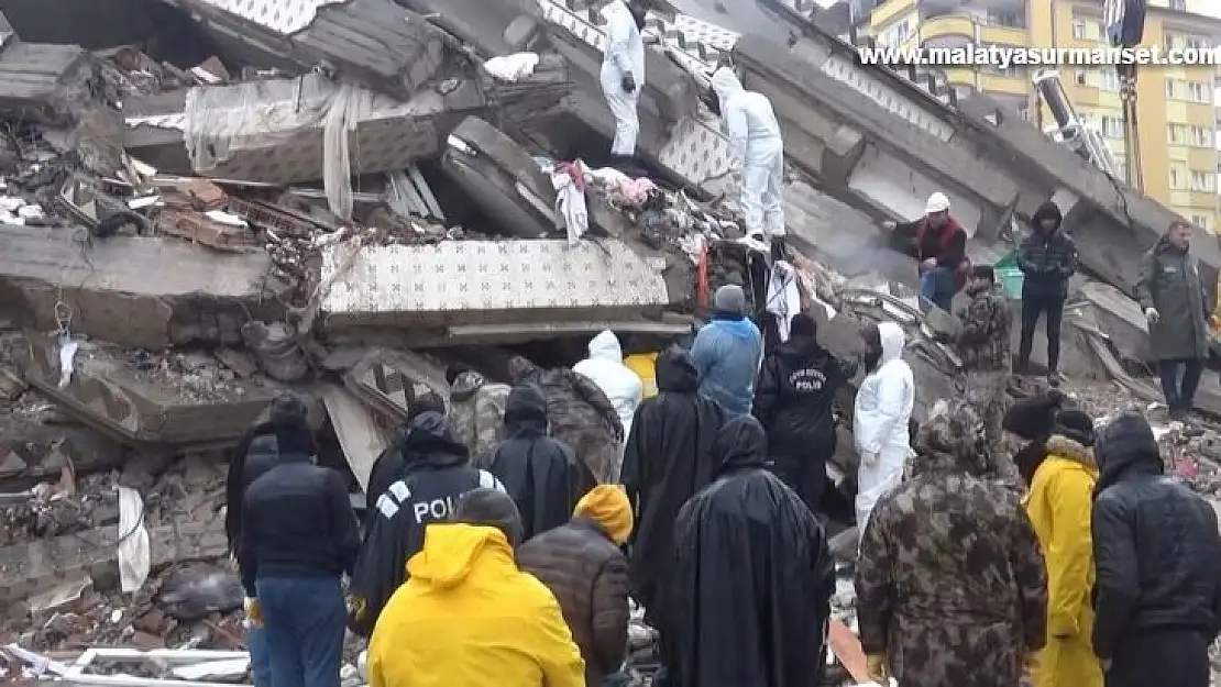 Gaziantep'teki enkazda çalışmalar devam ediyor