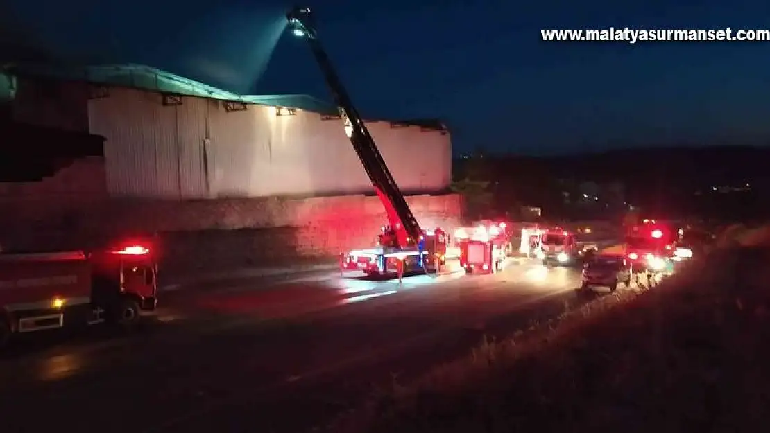 Gaziantep'teki fabrika yangını 4 saatte kontrol altına alındı