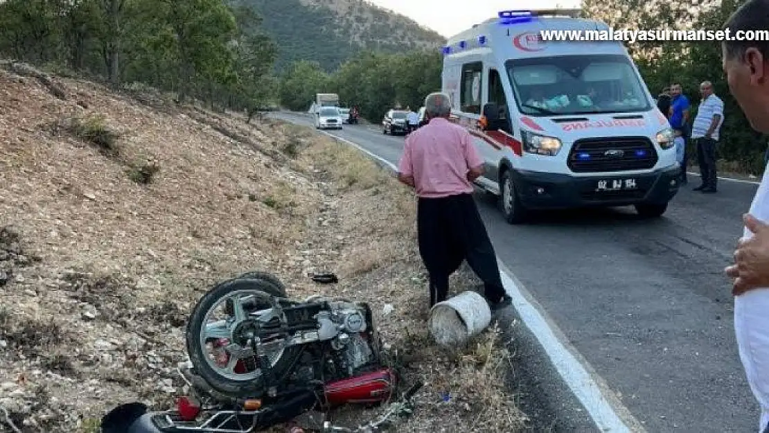 Gelin aracının çarptığı motosiklet sürücüsü ağır yaralandı