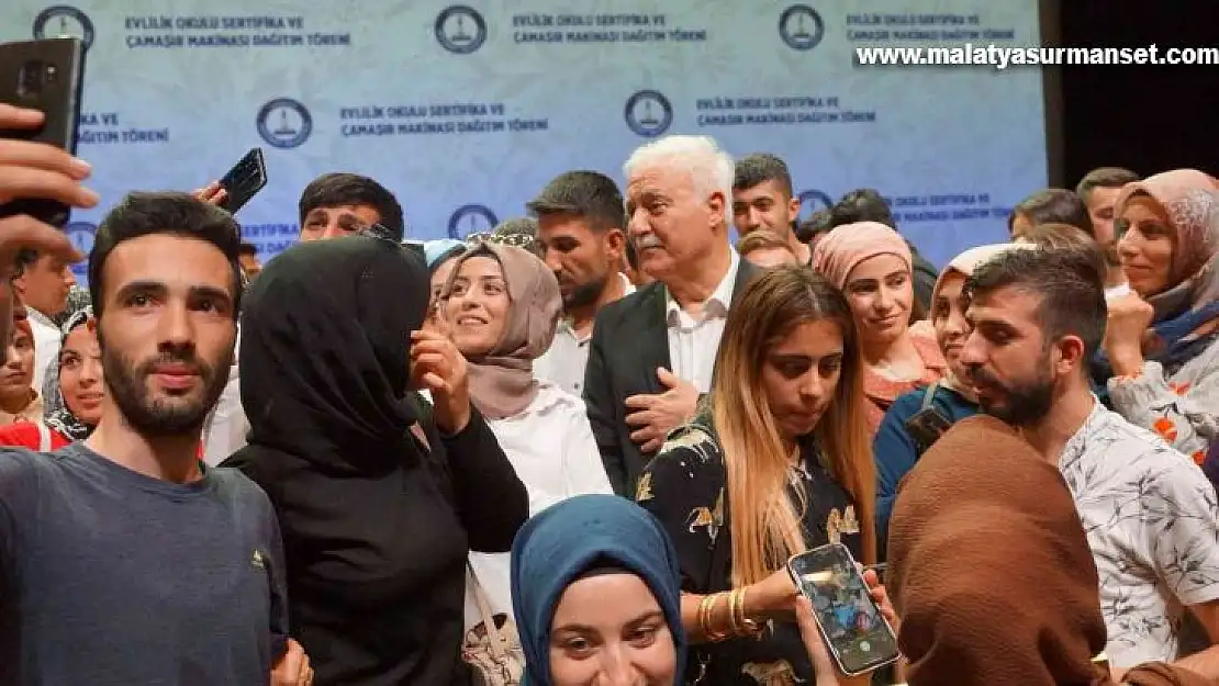 Genç çiftlerden Hatipoğlu'na yoğun ilgi