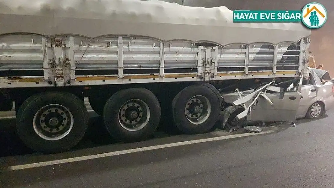 Genç öğretmen kazada hayatını kaybetti