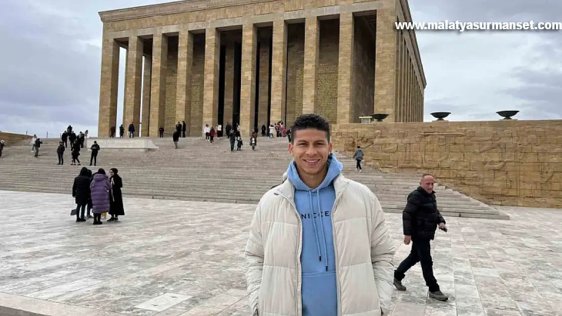 Giresunsporlu Alexis Perez, Anıtkabir'i ziyaret etti