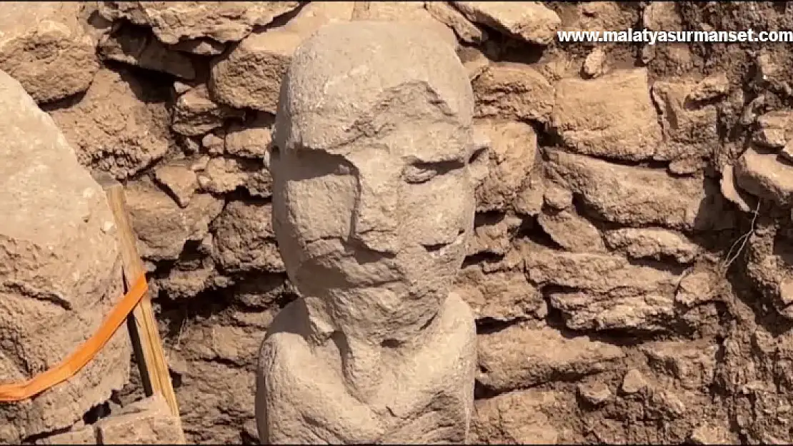 Göbeklitepe ve Karahantepe'de yeni heykeller bulundu