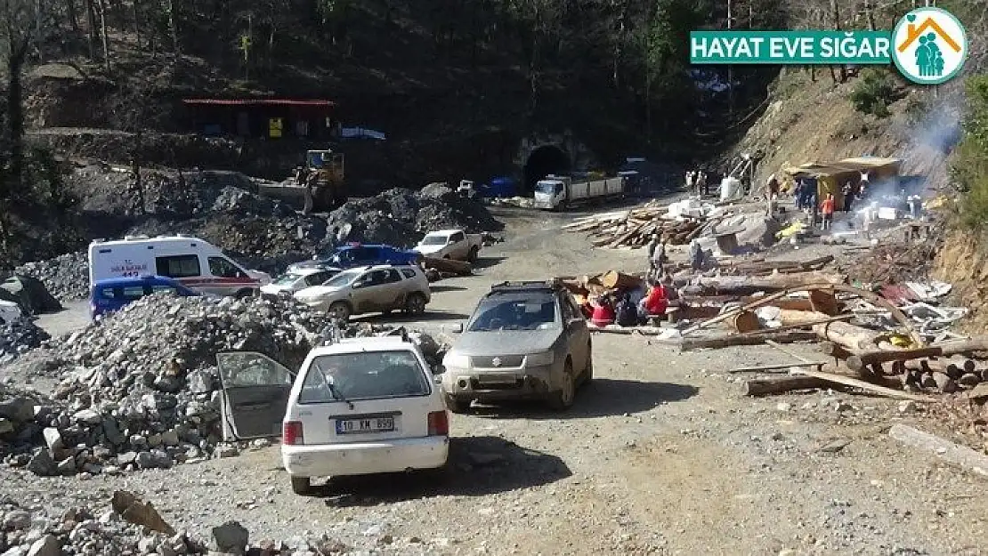 Göçük altındaki madenciyi kurtarma çalışmaları devam ediyor