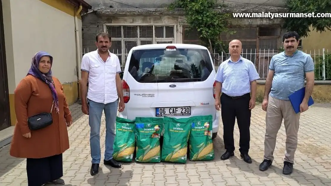 Gölbaşı ilçesinde üreticilere gübre ve tohum dağıtımı yapıldı