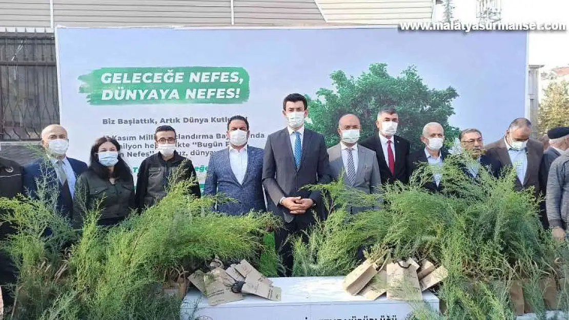 Gölbaşı'nda Orman Haftası nedeniyle fidan dağıtıldı