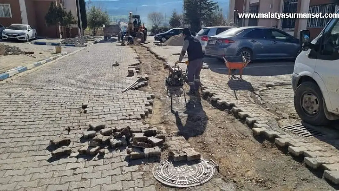 Gölbaşı'nda yol onarım çalışmaları devam ediyor