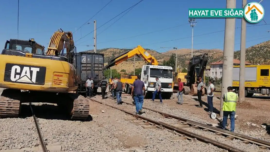 Gölbaşı'nda yük vagonu raydan çıktı