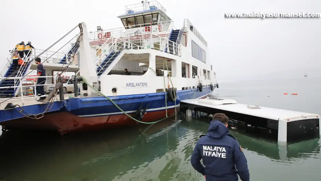 Göle uçan yolcu otobüsünde can pazarı