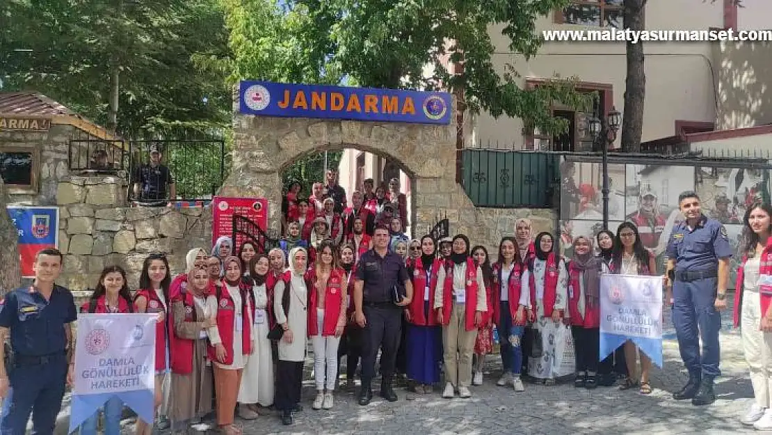 Gönüllü gençler jandarmayla bir araya geldi