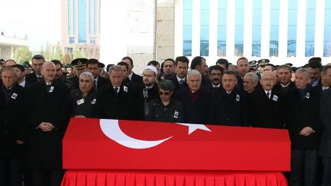 Gözetleme kulesinden düşerek şehit olan astsubay son yolculuğuna uğurlandı