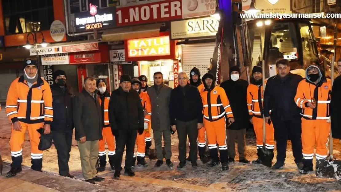 Güder, karla mücadele çalışmalarını inceledi