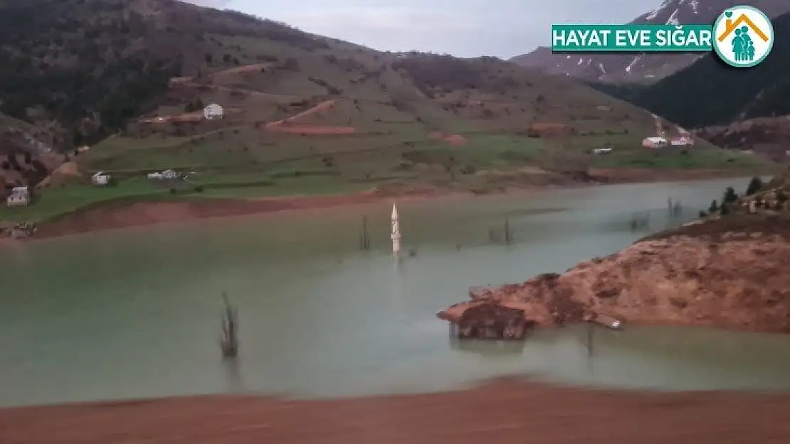 Gümüşhane'de otomobil bariyeri olmayan baraja düştü: 1 ölü, 1 yaralı
