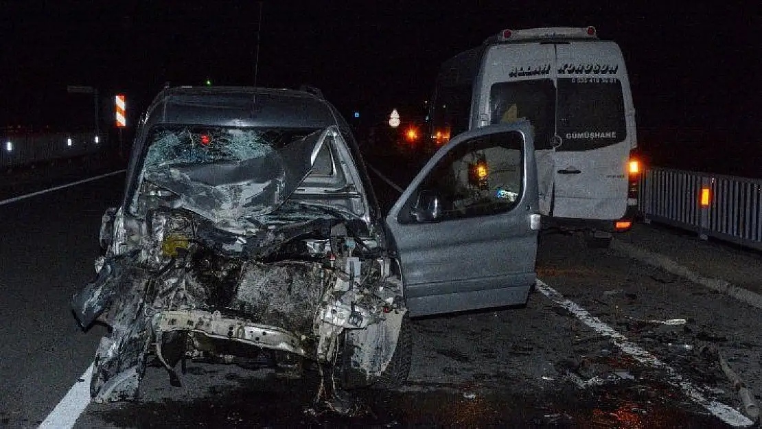 Gümüşhane'de trafik kazası: 2 yaralı