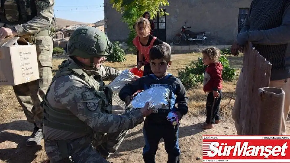 Güvenlik güçlerinden Barış Pınarı Harekatı bölgesindeki çocuklara yardım eli