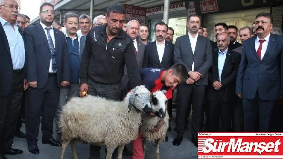 Harekata katılan Mehmetçik için kurban kesildi, dua edildi