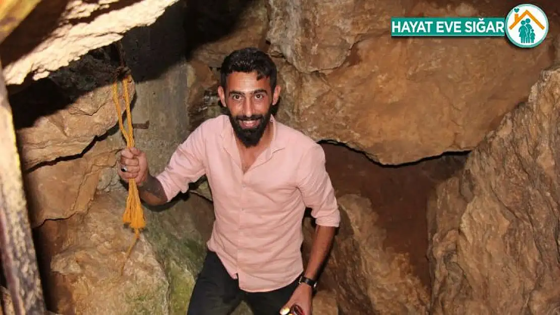 Harput'a çıkanların uğrak noktası Buzluk Mağarası, giren 5 dakika duramıyor