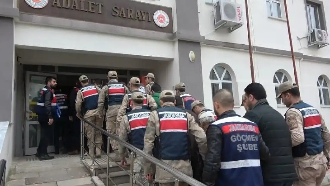 Hatay'da göçmen kaçakçılarına darbe: 10 gözaltı