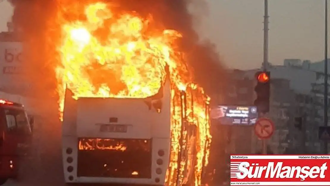 Hatay'da servis aracı alevlere teslim oldu