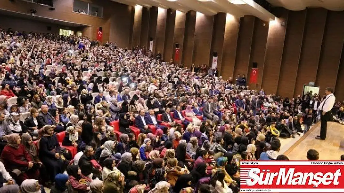 Hayati İnanç'tan konferans