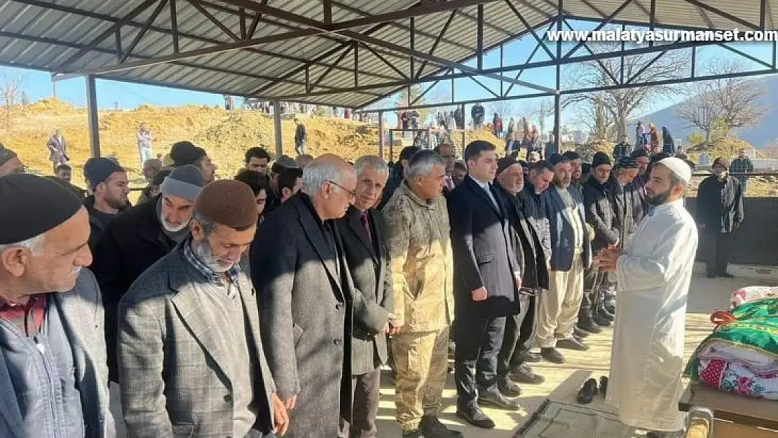 Hayatını kaybeden Kıbrıs gazisi Elazığ'da son yolculuğuna uğurlandı