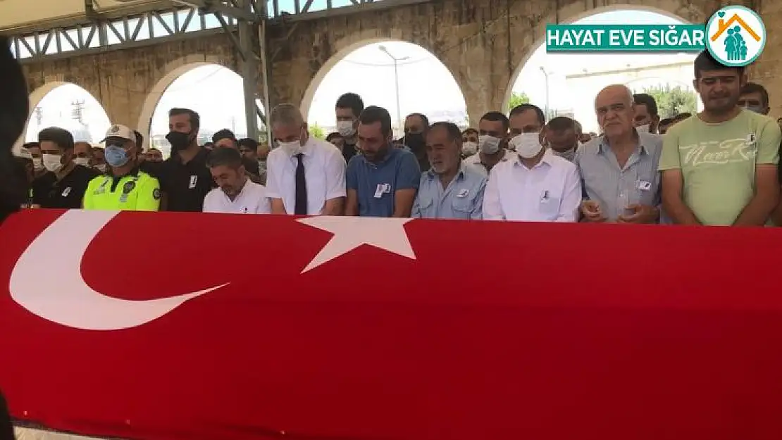 Hayatını kaybeden polis memuru toprağa verildi