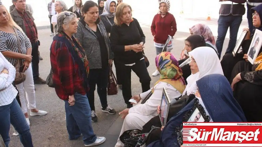 HDP önünde evlat nöbeti tutan ailelere bir destek de Hatay'dan