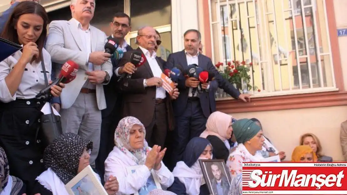 HDP önünde eylem yapan ailelere aşiret liderlerinden destek