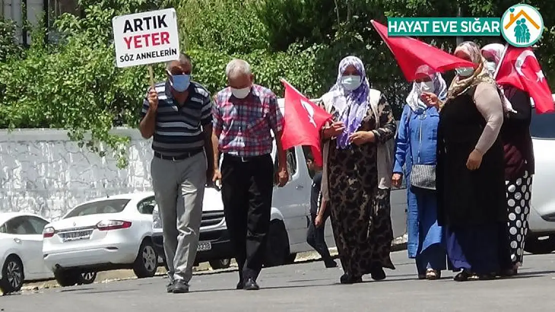 HDP önündeki evlat nöbetine bir aile daha katıldı
