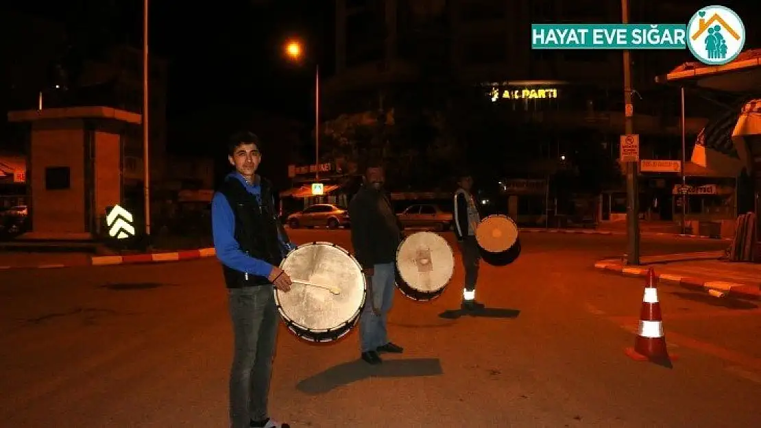 Hekimhan'da sahur davulu geleneği devam ediyor