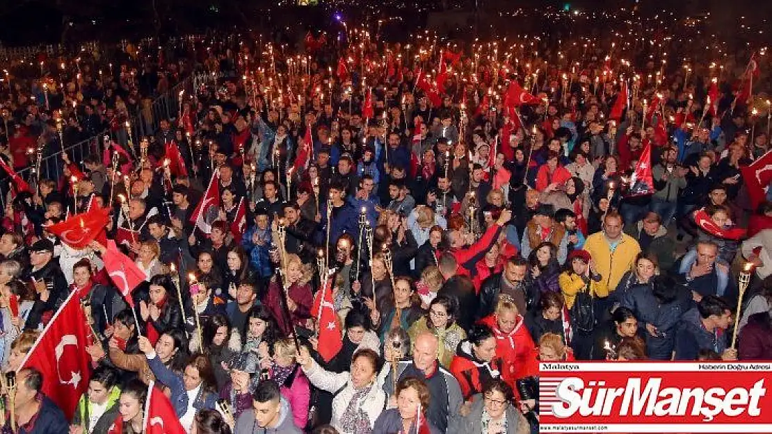 Hep birlikte Cumhuriyet coşkusu