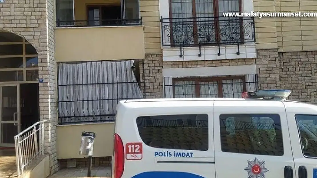Hırsızlar gazetecilerin yaşadığı siteyi hedef aldı