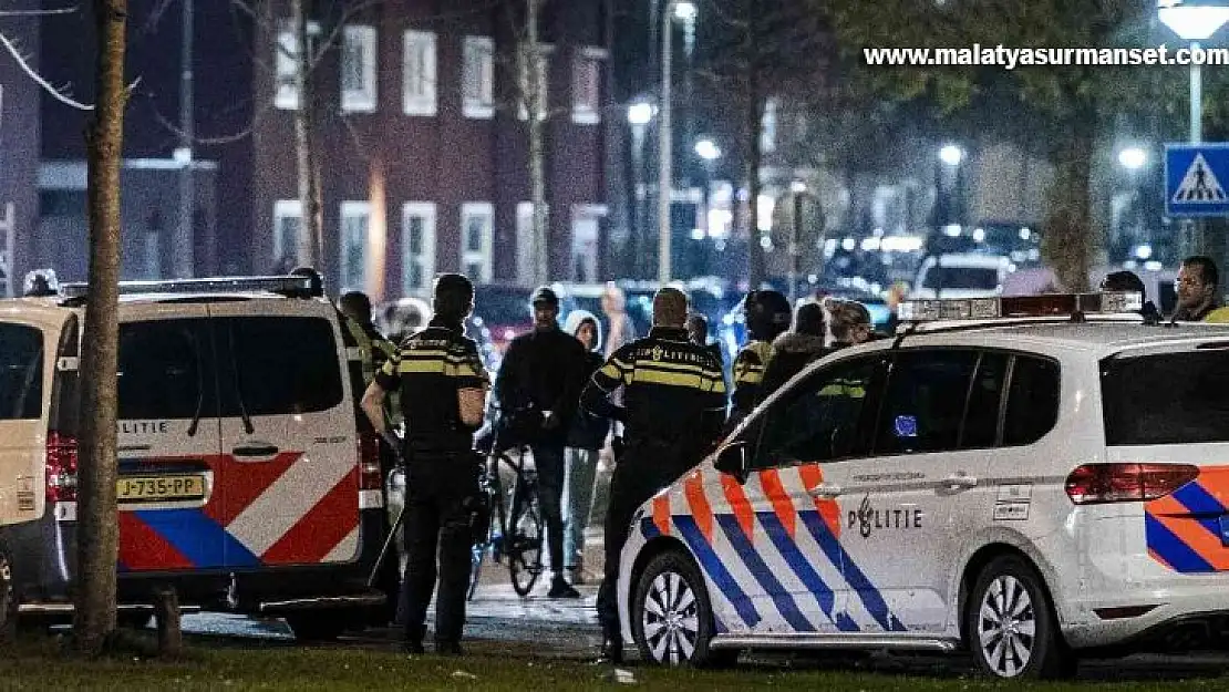 Hollanda'da Covid-19 önlemleri protesto edildi: 40 gözaltı, 5 polis yaralandı