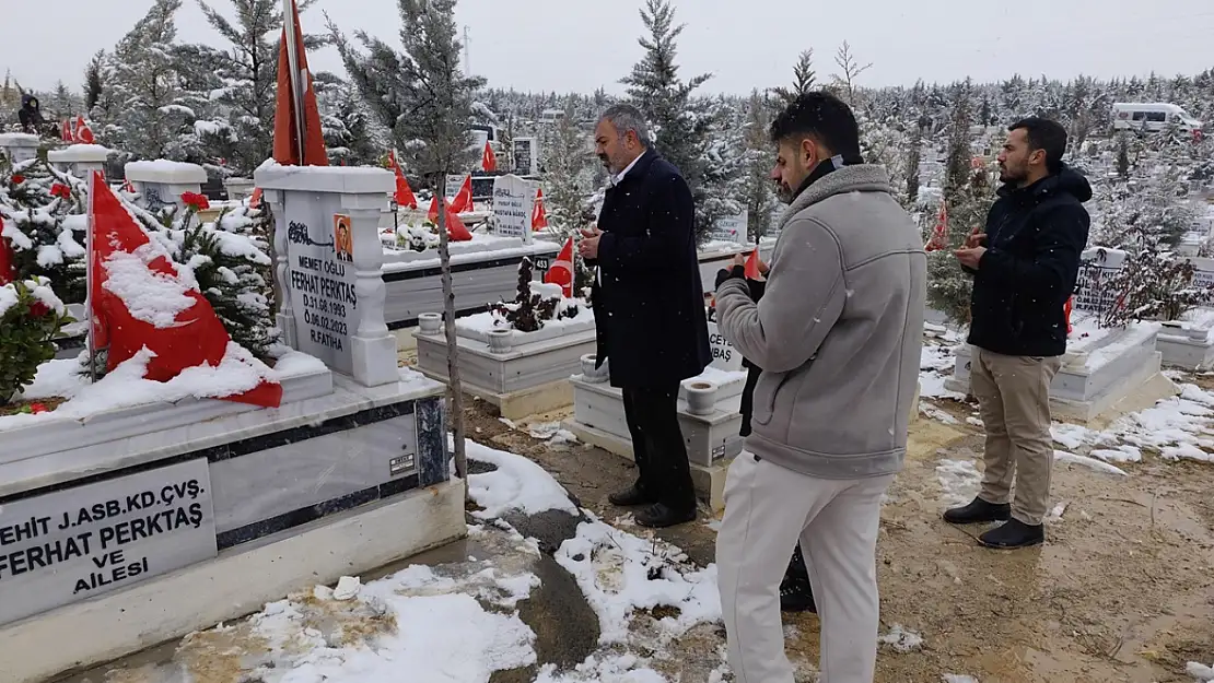 HÜDA PAR Malatya İl Başkanından mezarlık ziyareti