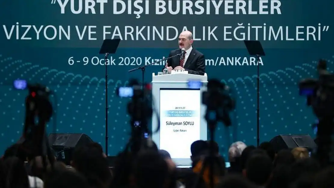 İçişleri Bakanı Soylu: 'İdlib'den 300 bini aşkın insan son 1 ayda yerinden edildi'