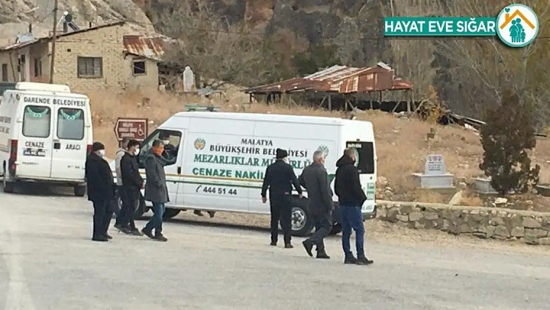 İki kardeş aynı gün koronadan öldü